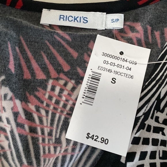 RICKI’S wrap front floral top Sz S - Picture 10 of 13